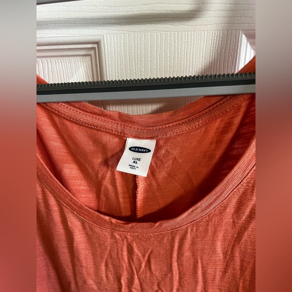 Old navy tank top XL - Picture 2 of 3